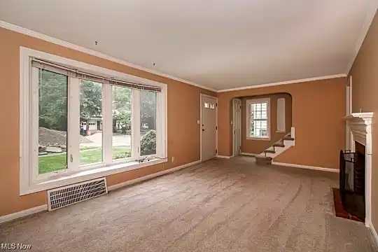 1820 Oakmount Rd Photo 2