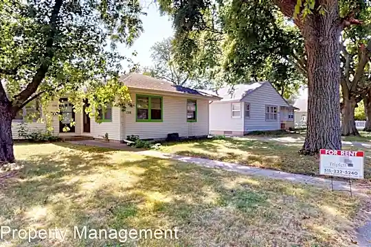 1318 Wilson Ave Photo 1