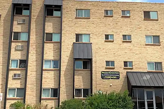Fitzsimons Place Apartments Photo 1