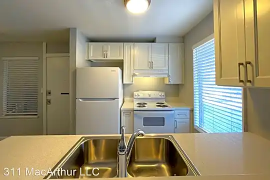 322 W Park St Photo 2