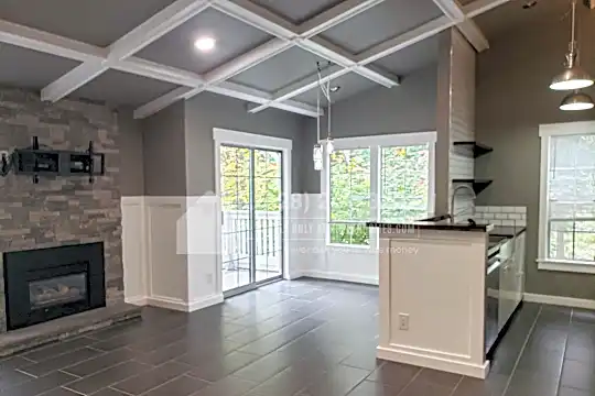 7602 Concord Ln Ne C204 Photo 1