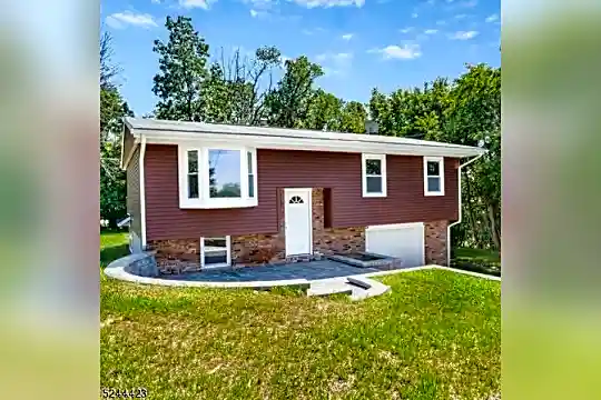 3 Willowbrook Dr Photo 1