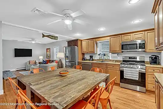 57 Fielder Ave Photo 2