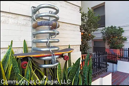 950 Ninth Ave Photo 2