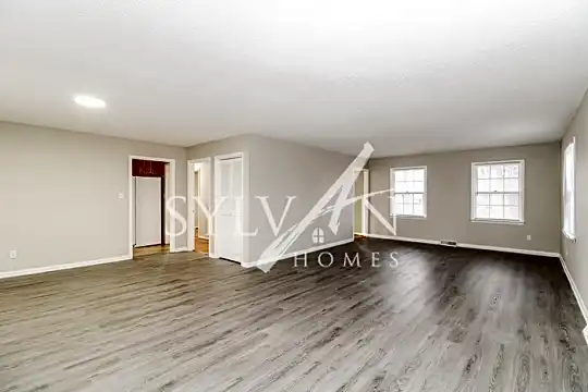 908 Kelton Pl Photo 2