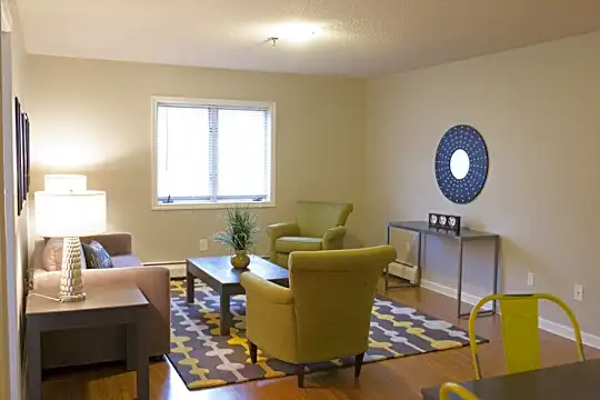 Britannia Commons Photo 2