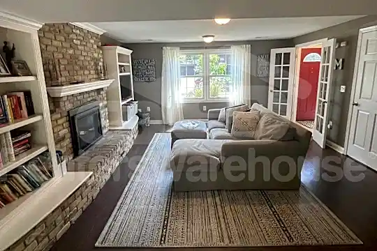 5108 Heritage Hills Dr Photo 2