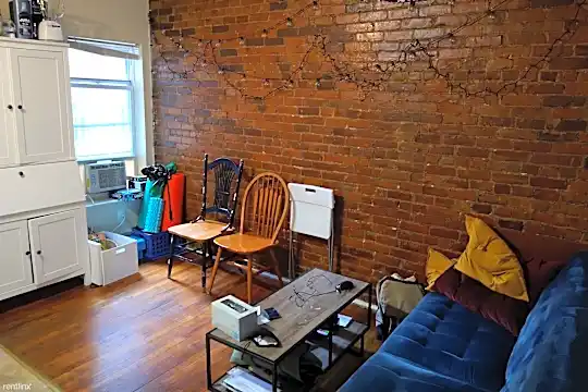 894 Huntington Ave Photo 2