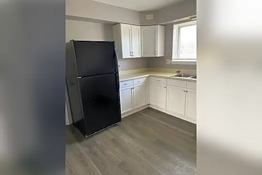 2116 Williamsburg Dr #201 Photo 2