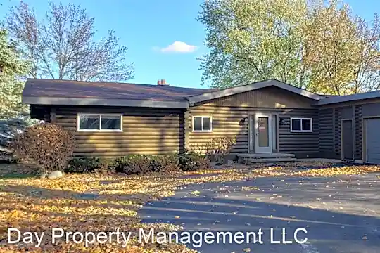 9452 N Clayton Ave Photo 1