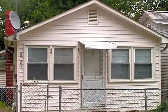 8725 David Ln Photo 1