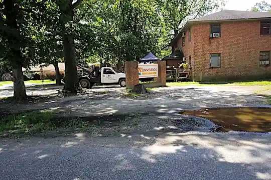 Sunnybrook Apartments Photo 2