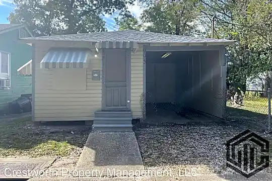 995 N 40th St Photo 1