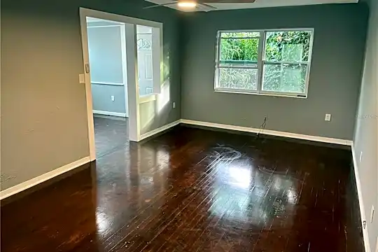 2107 Walton St S Photo 2