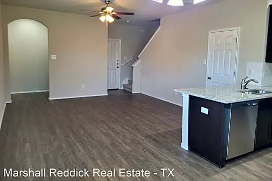 644 Heathers Wy Photo 2