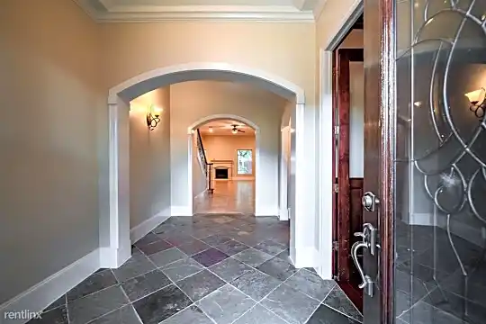 4224 Stonebrook Ln Photo 2
