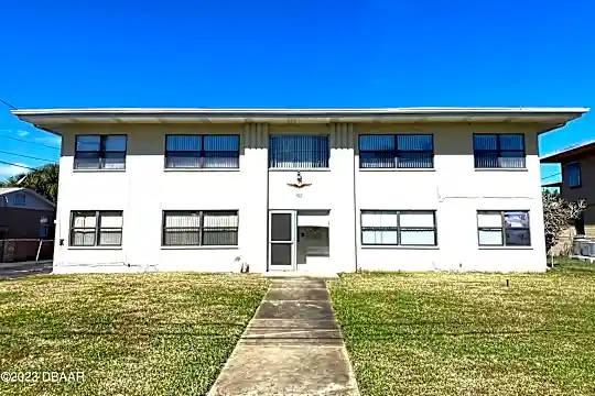 407 University Blvd #3 Photo 1