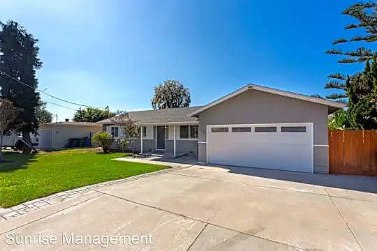 3425 Ann Dr Photo 2