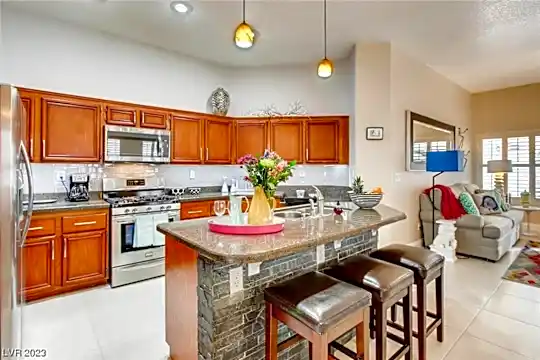 7951 Nookfield Dr Photo 1
