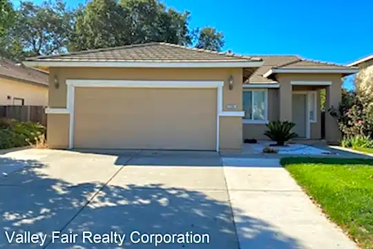 2594 Jennifer Dr Photo 1