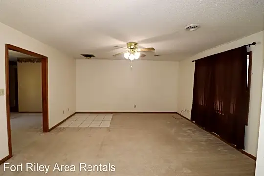 2632 Brookhollow Ct Photo 2