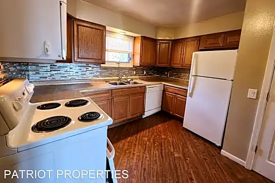 1185 E Hiawatha Dr Photo 1