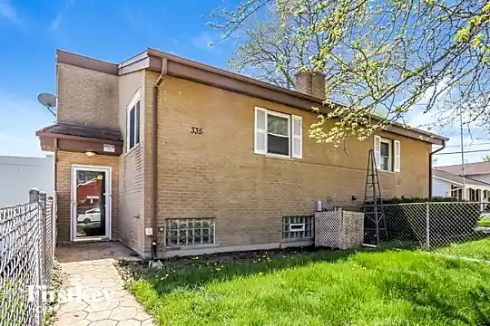 335 E Vermont St Photo 2