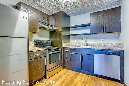 8130 SE Mill St Photo 2