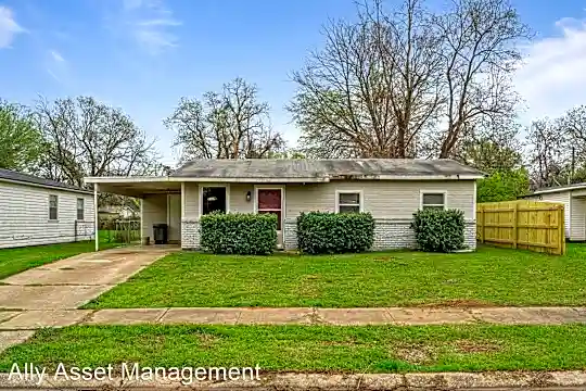 1222 Lampkin St Photo 2