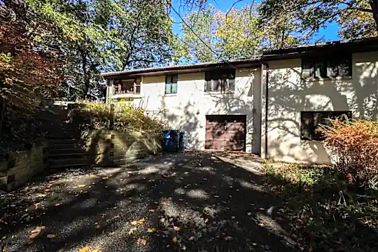 42 Circle Dr Photo 1