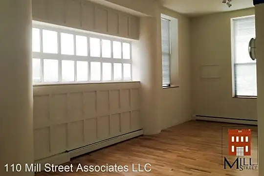 113 Mill St Photo 1