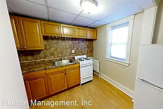 1615 East Ave Photo 2
