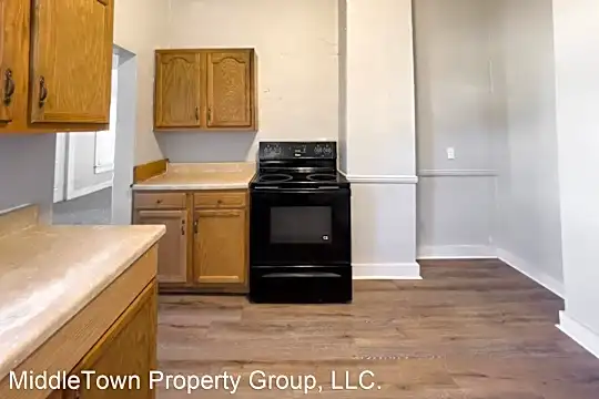 1219 W Jackson St Photo 2