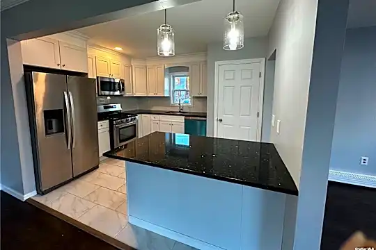 44 Harding Ave Photo 2