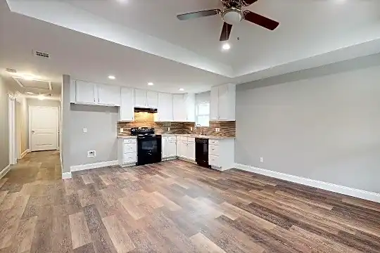 1210 Booker St Photo 2