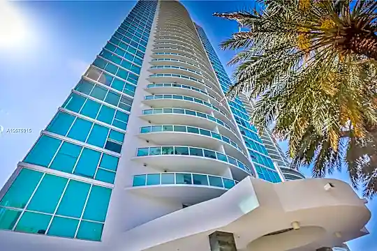 2101 Brickell Ave Photo 1