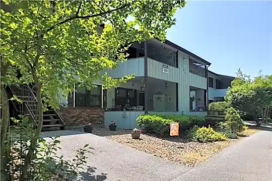 160 W Rd #C37 Photo 1