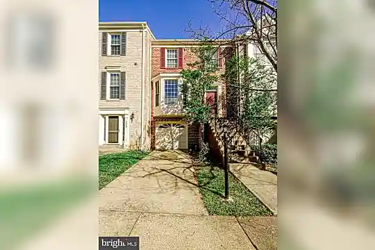 6584 Irvin Ct Photo 1