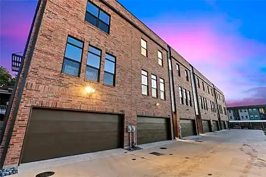 4928 Lexington Ct Photo 1