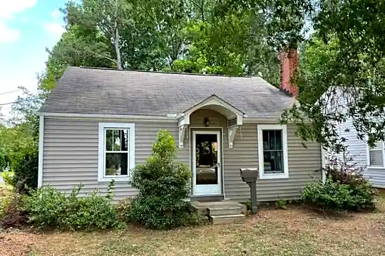 2812 Carver St Photo 1