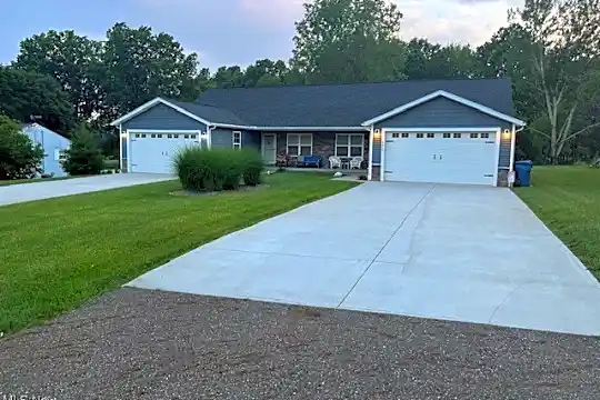 4578 Cynthia Dr Photo 1