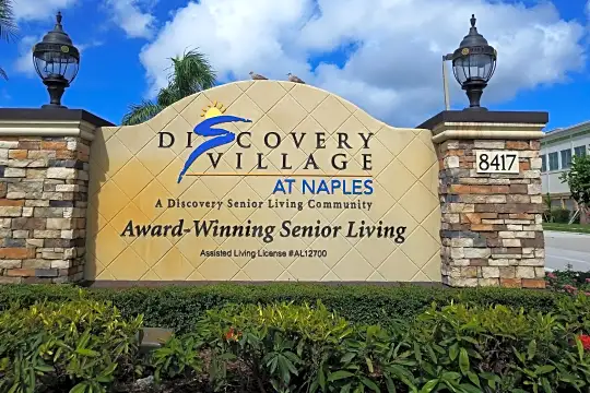 DISCOVERY VILLAGE AT NAPLES Photo 2