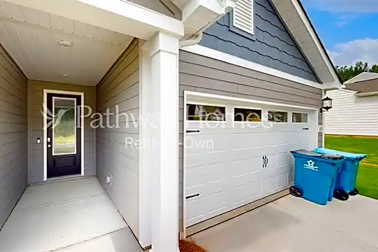 133 N Sina St Photo 2