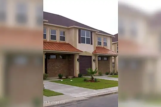 211 Capri Pl #211 Photo 1