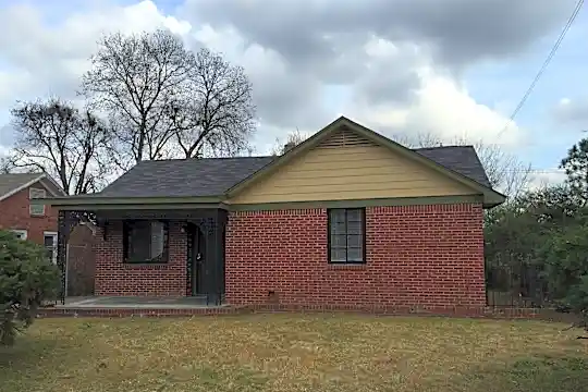 1810 S Barksdale St Photo 1