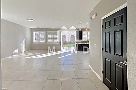 10772 Grayslake Dr Photo 2