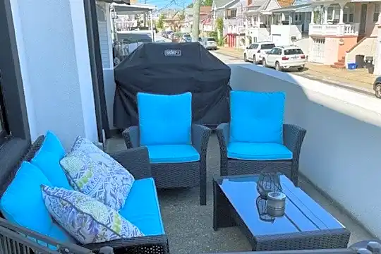 69 Rochester Ave #UPPER Photo 2