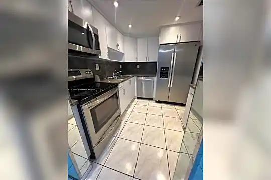 5731 NW 37th St #221 Photo 1