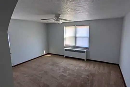 302 W Vine St Photo 1