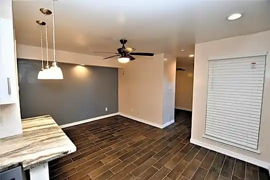 9821 Walnut St #303 Photo 2
